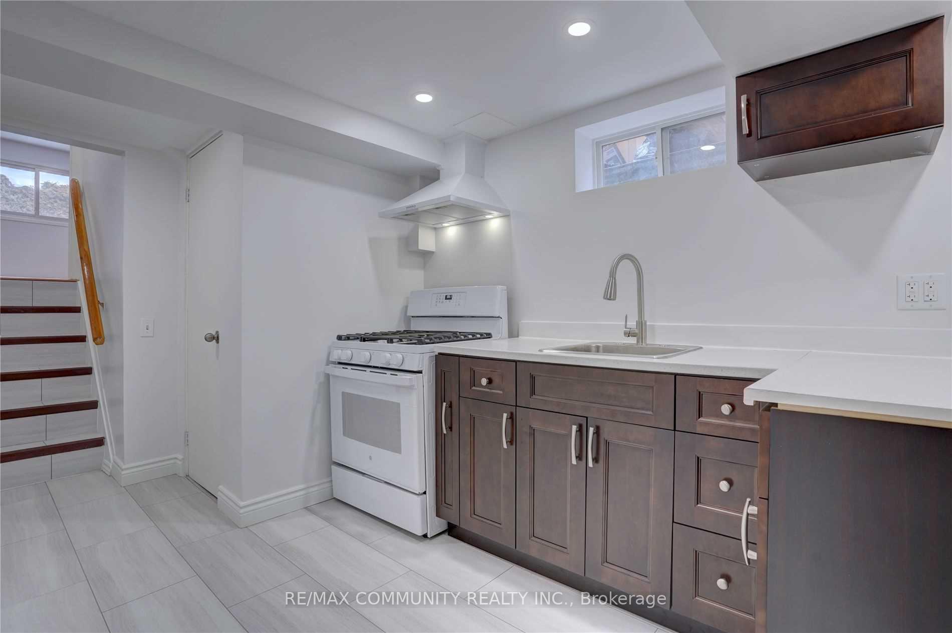 Photo 12 of 435 Maplewood Drive, Oshawa, O'Neill — HOMEH