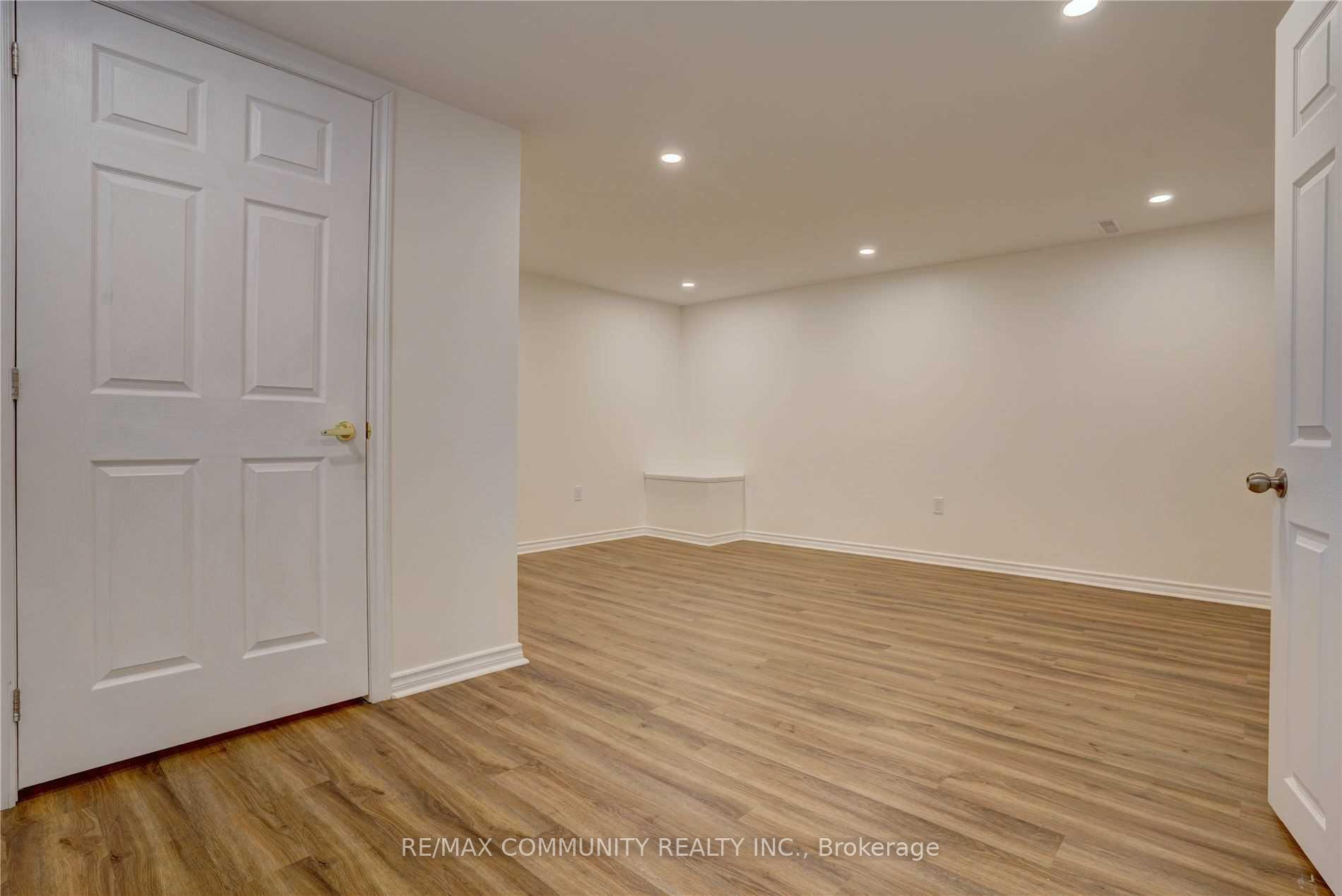 Photo 15 of 435 Maplewood Drive, Oshawa, O'Neill — HOMEH