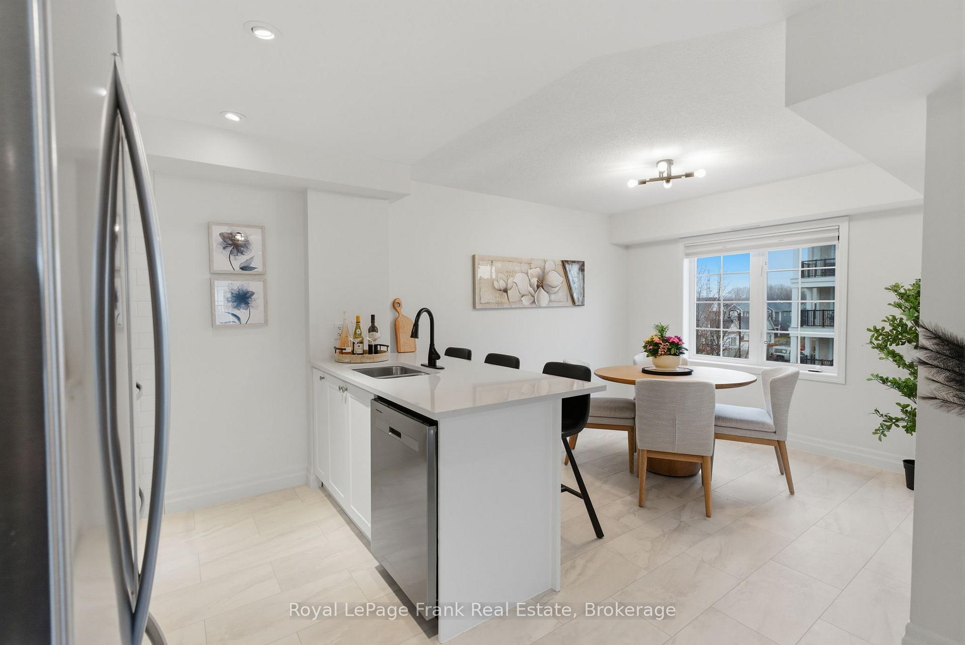 Photo 10 of Unit 301, 75 Shipway Avenue, Clarington, Newcastle — HOMEH