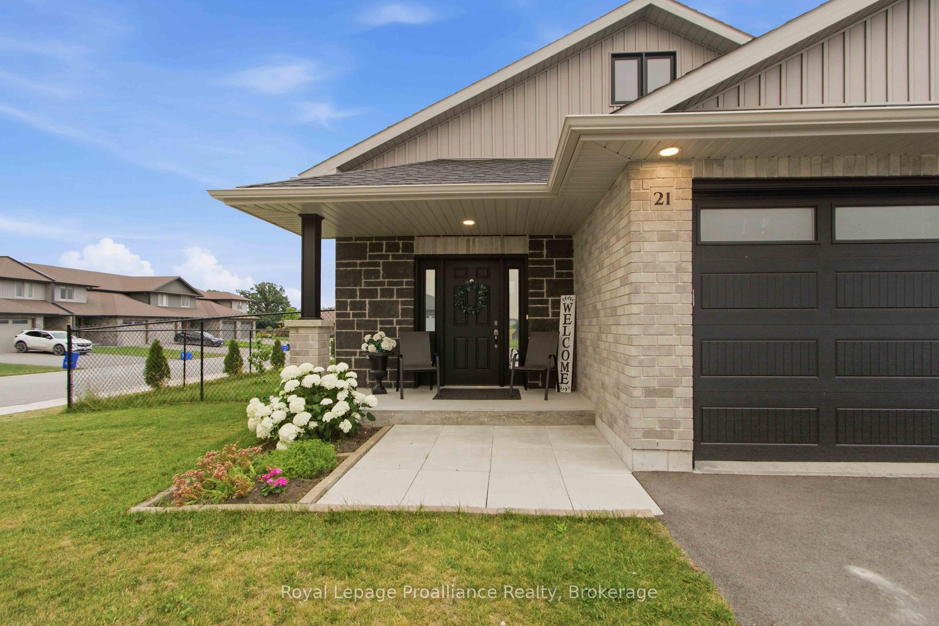 Photo 2 of 21 Cedar Park Crescent, Quinte West, Murray Ward — HOMEH