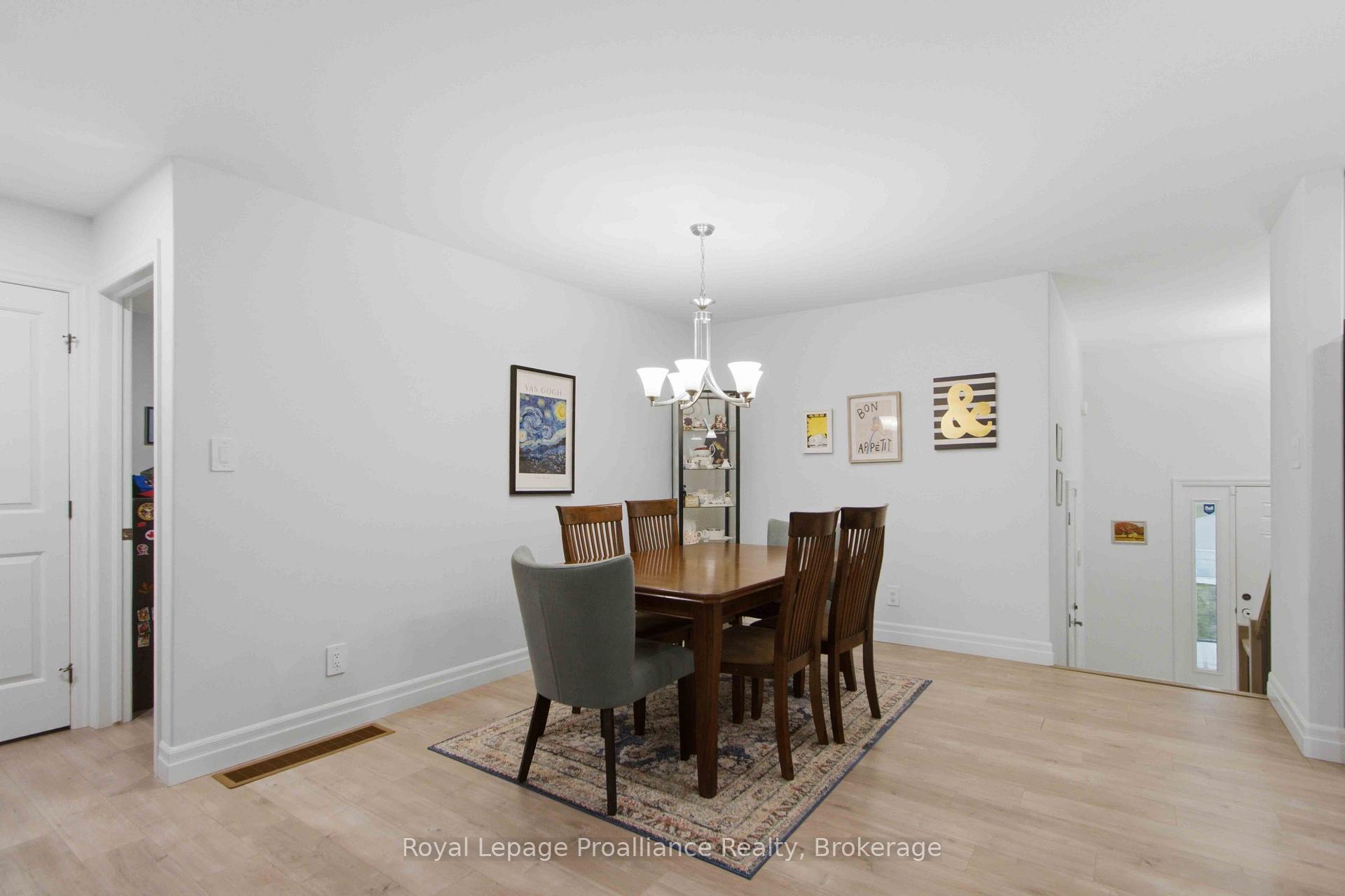 Photo 14 of 21 Cedar Park Crescent, Quinte West, Murray Ward — HOMEH