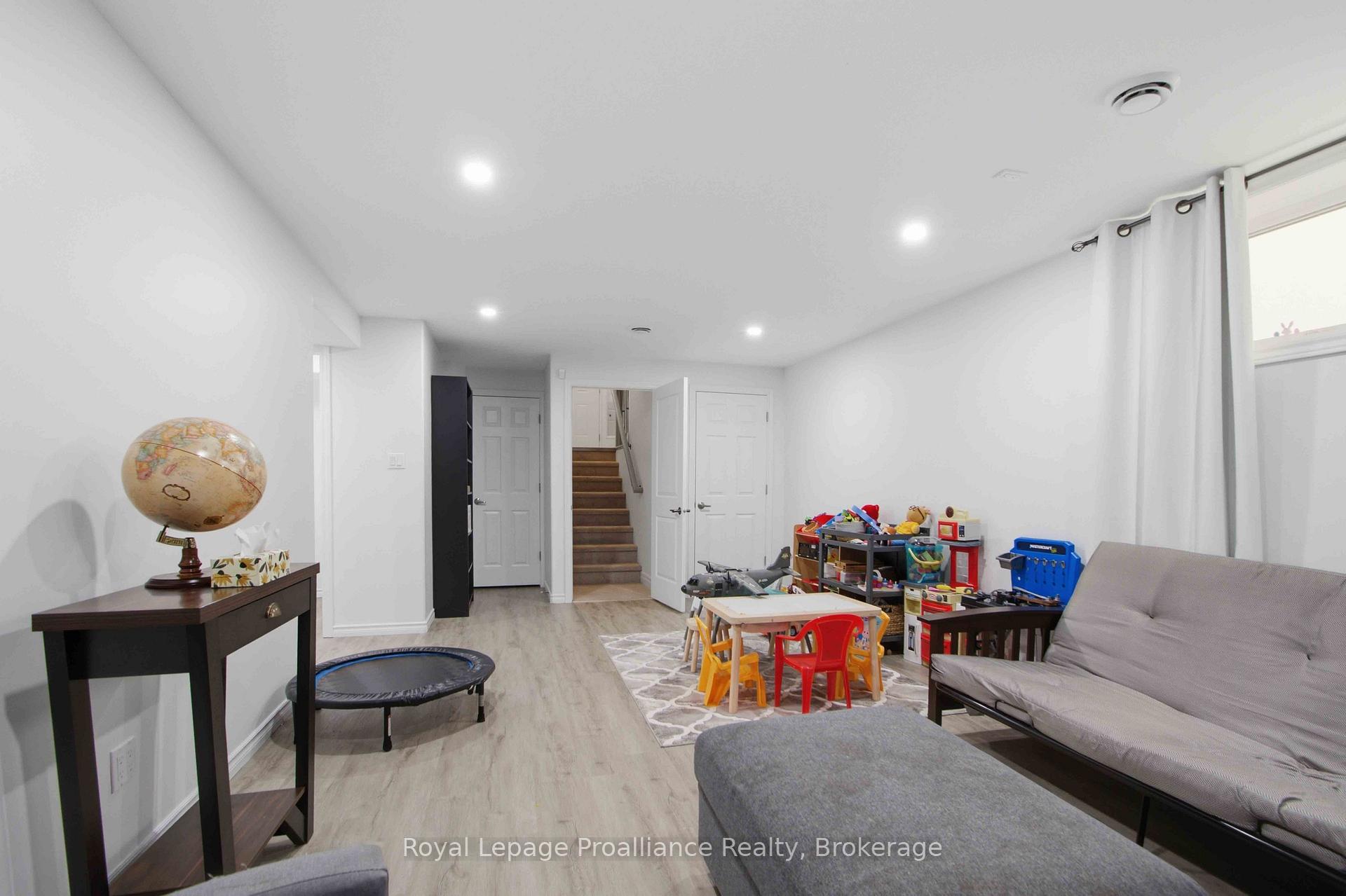 Photo 21 of 21 Cedar Park Crescent, Quinte West, Murray Ward — HOMEH
