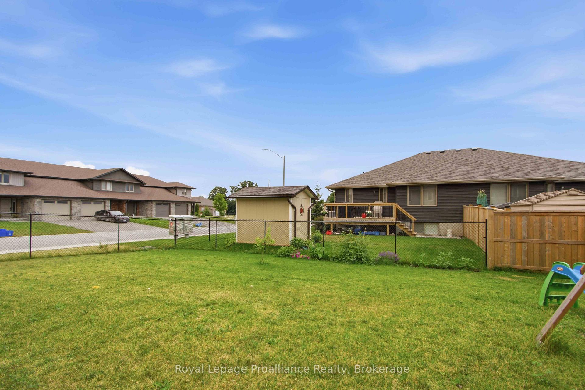 Photo 26 of 21 Cedar Park Crescent, Quinte West, Murray Ward — HOMEH