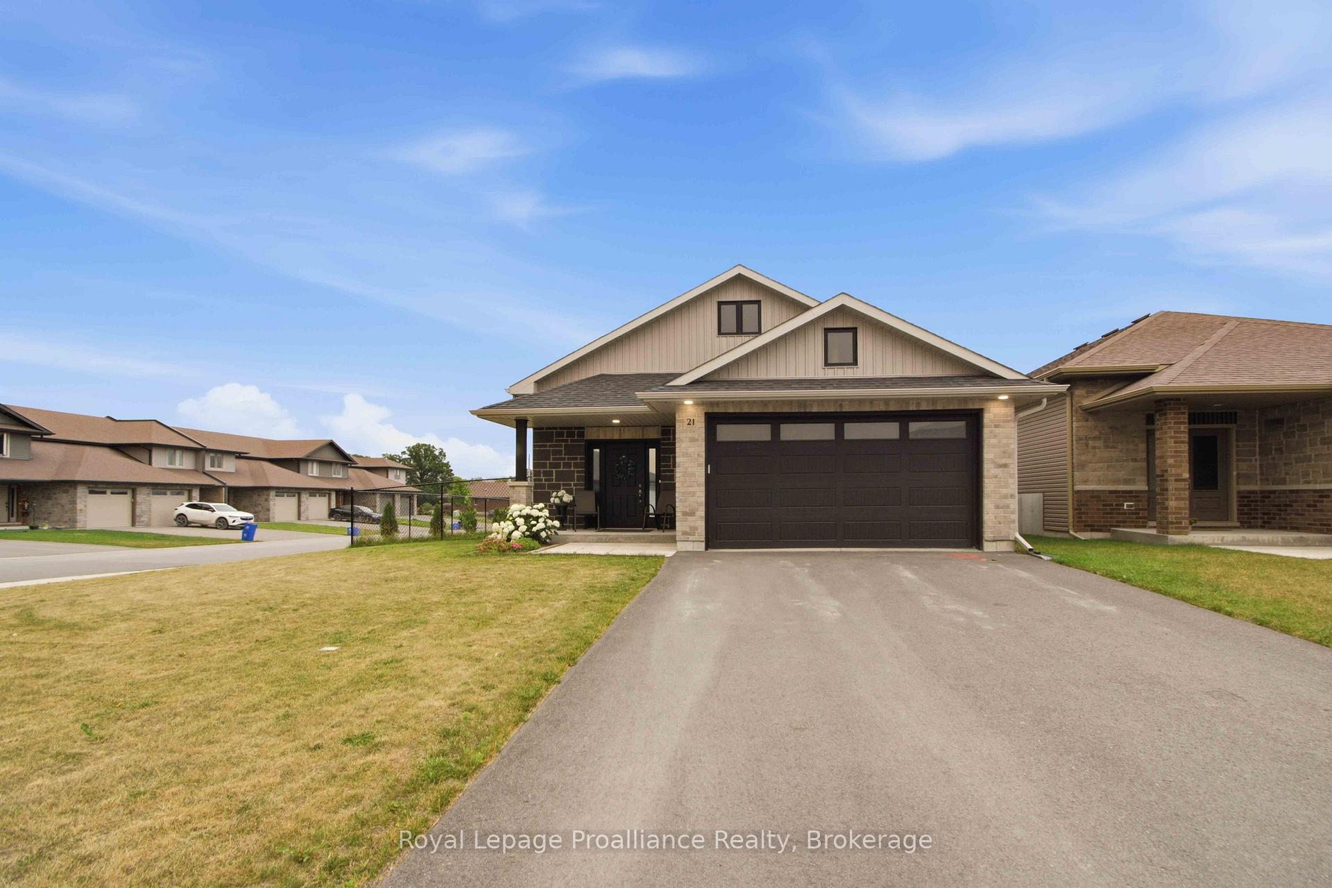 Photo 3 of 21 Cedar Park Crescent, Quinte West, Murray Ward — HOMEH