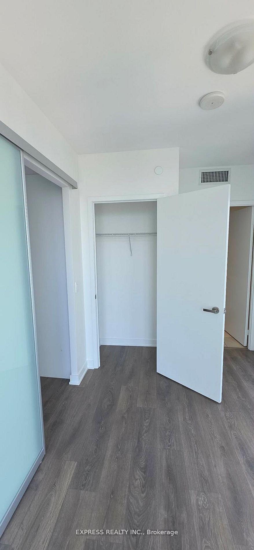 Photo 8 of Unit 2212, 195 Redpath Avenue, Toronto, Mount Pleasant West — HOMEH