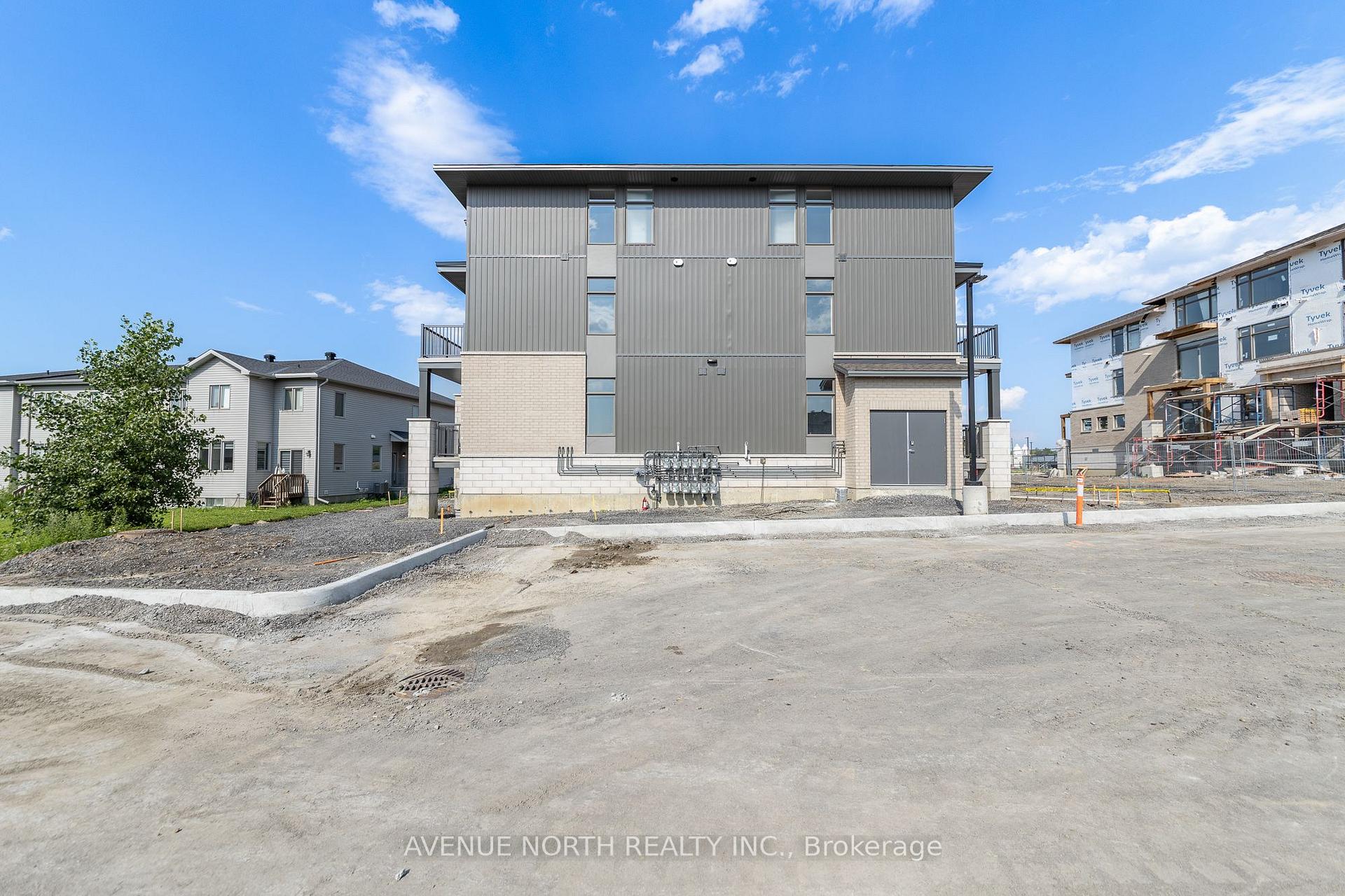 Photo 32 of Unit F, 1055 Cedar Creek Drive, Ottawa, Blossom Park/Kemp Park/Findlay Creek — HOMEH