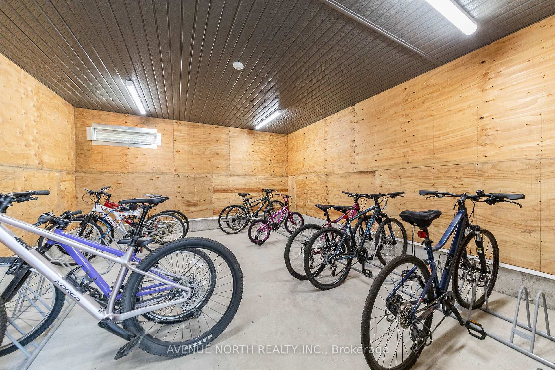 Photo 33 of Unit F, 1055 Cedar Creek Drive, Ottawa, Blossom Park/Kemp Park/Findlay Creek — HOMEH