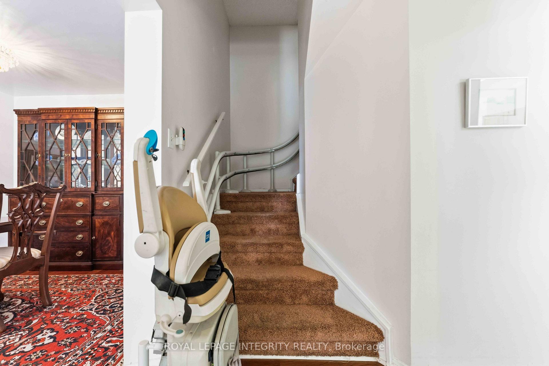Photo 16 of Unit 27, 100 Hillside Drive, Ottawa, Viscount Alexander Park — HOMEH