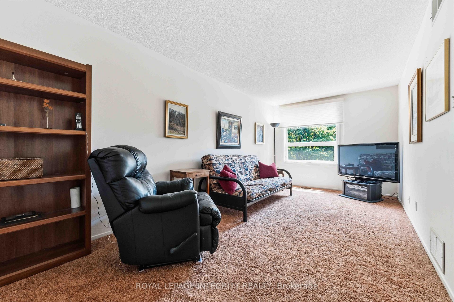 Photo 28 of Unit 27, 100 Hillside Drive, Ottawa, Viscount Alexander Park — HOMEH