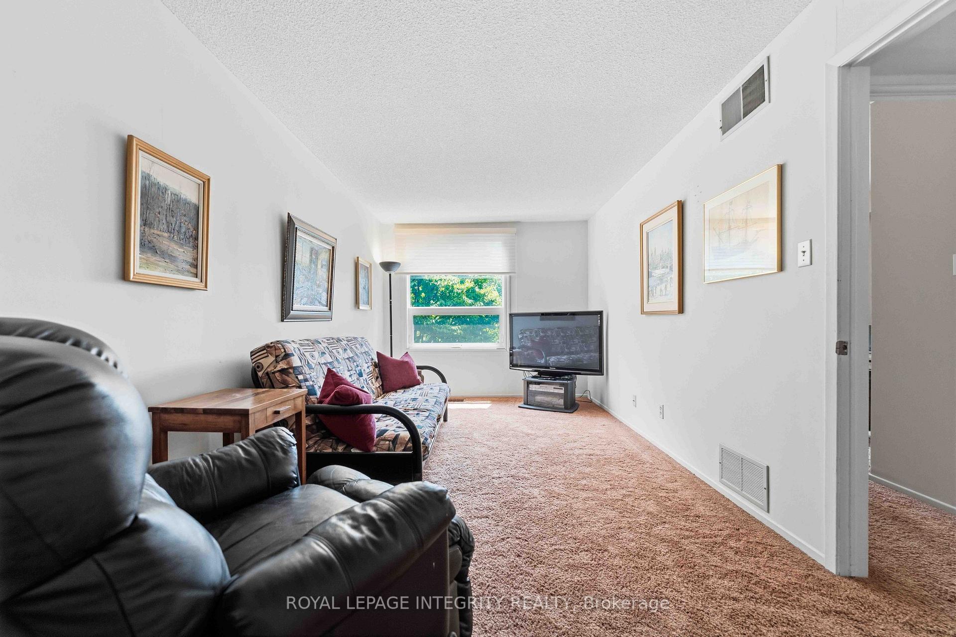 Photo 29 of Unit 27, 100 Hillside Drive, Ottawa, Viscount Alexander Park — HOMEH
