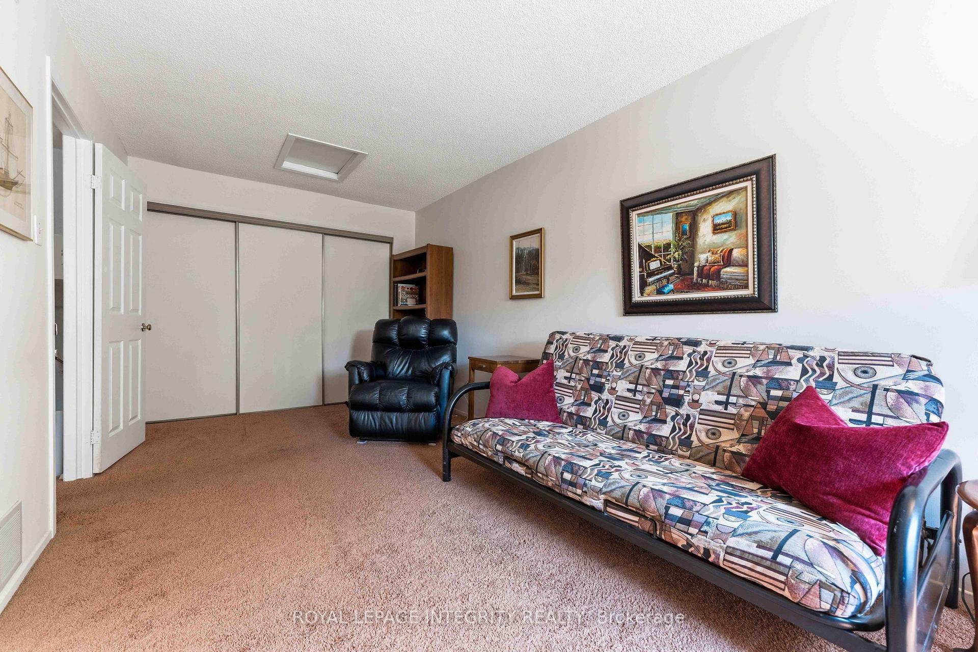Photo 31 of Unit 27, 100 Hillside Drive, Ottawa, Viscount Alexander Park — HOMEH
