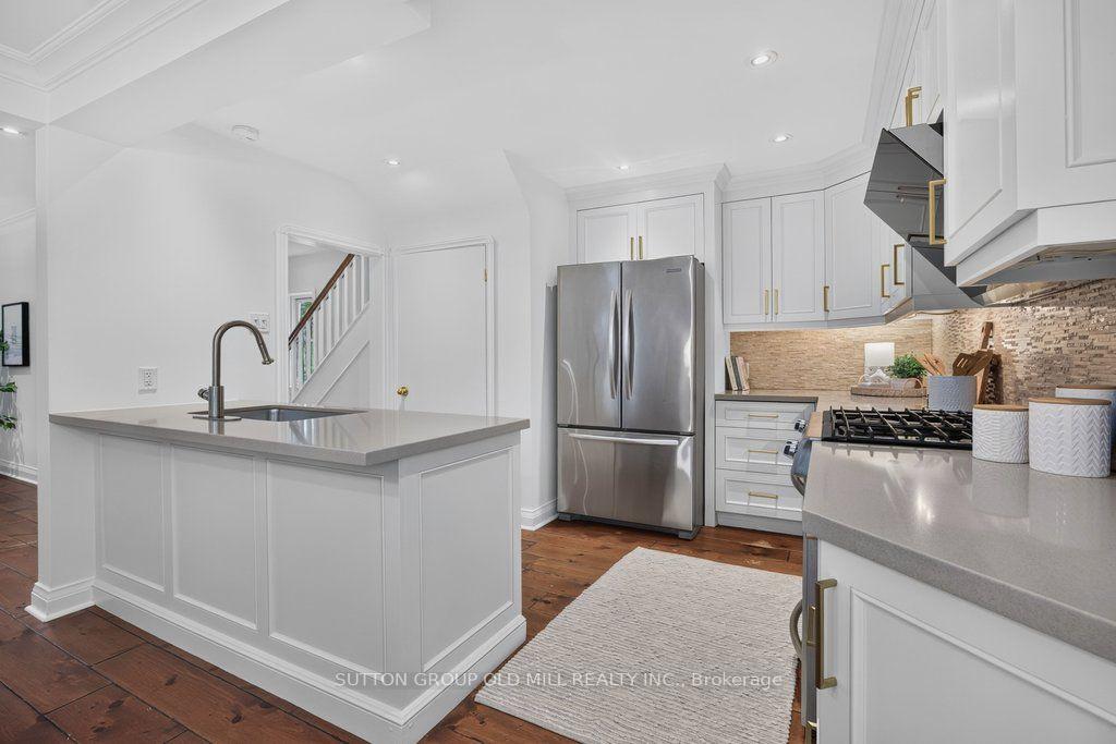 Photo 10 of 122 Strath Avenue, Etobicoke, Kingsway South — HOMEH