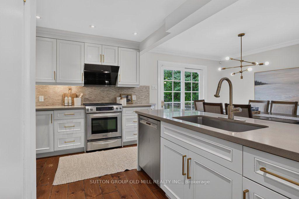 Photo 12 of 122 Strath Avenue, Etobicoke, Kingsway South — HOMEH