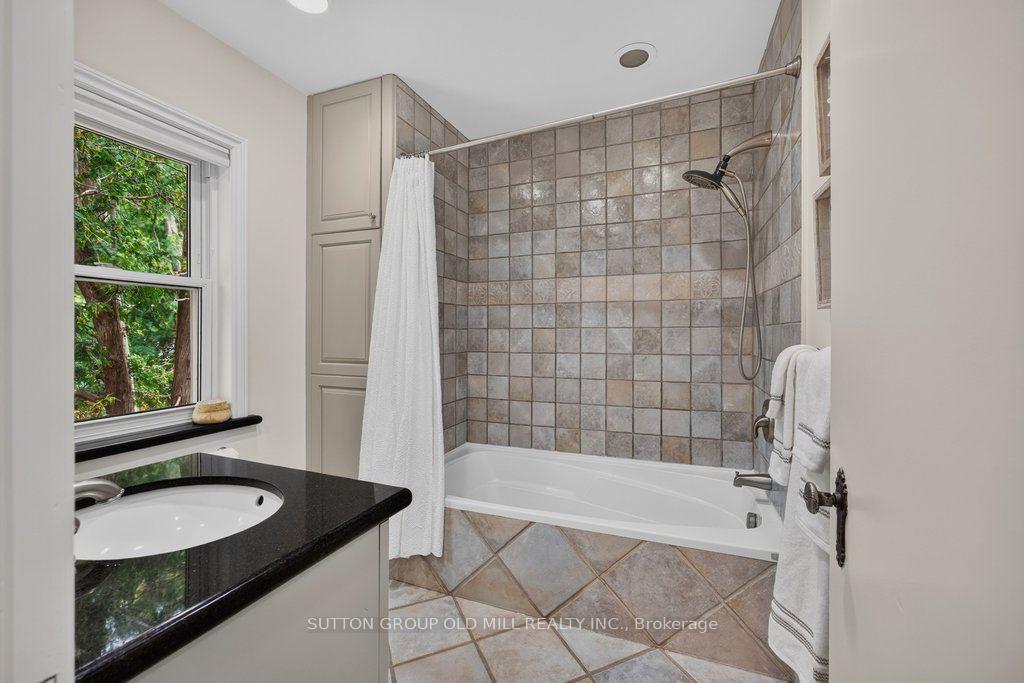 Photo 21 of 122 Strath Avenue, Etobicoke, Kingsway South — HOMEH