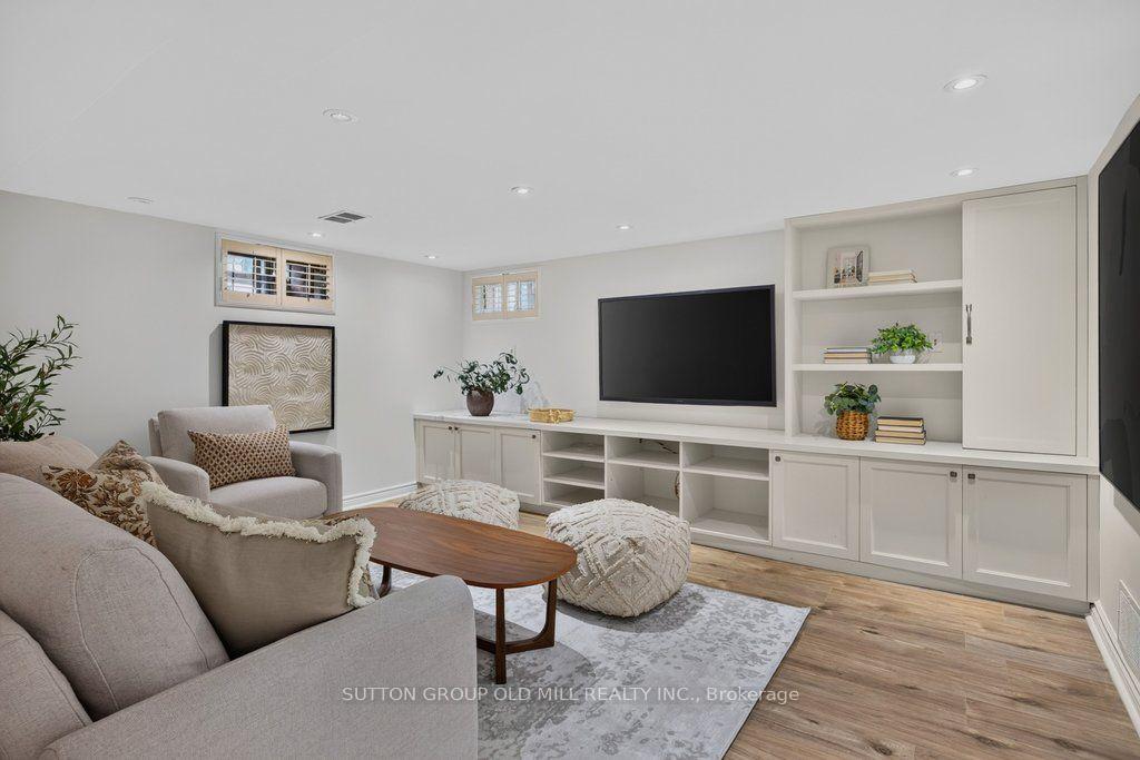 Photo 22 of 122 Strath Avenue, Etobicoke, Kingsway South — HOMEH