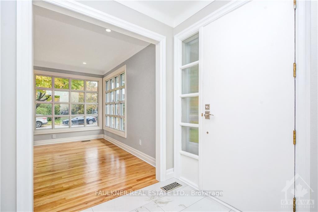 Photo 2 of 520 Keats Avenue, Ottawa, Riverview Park — HOMEH