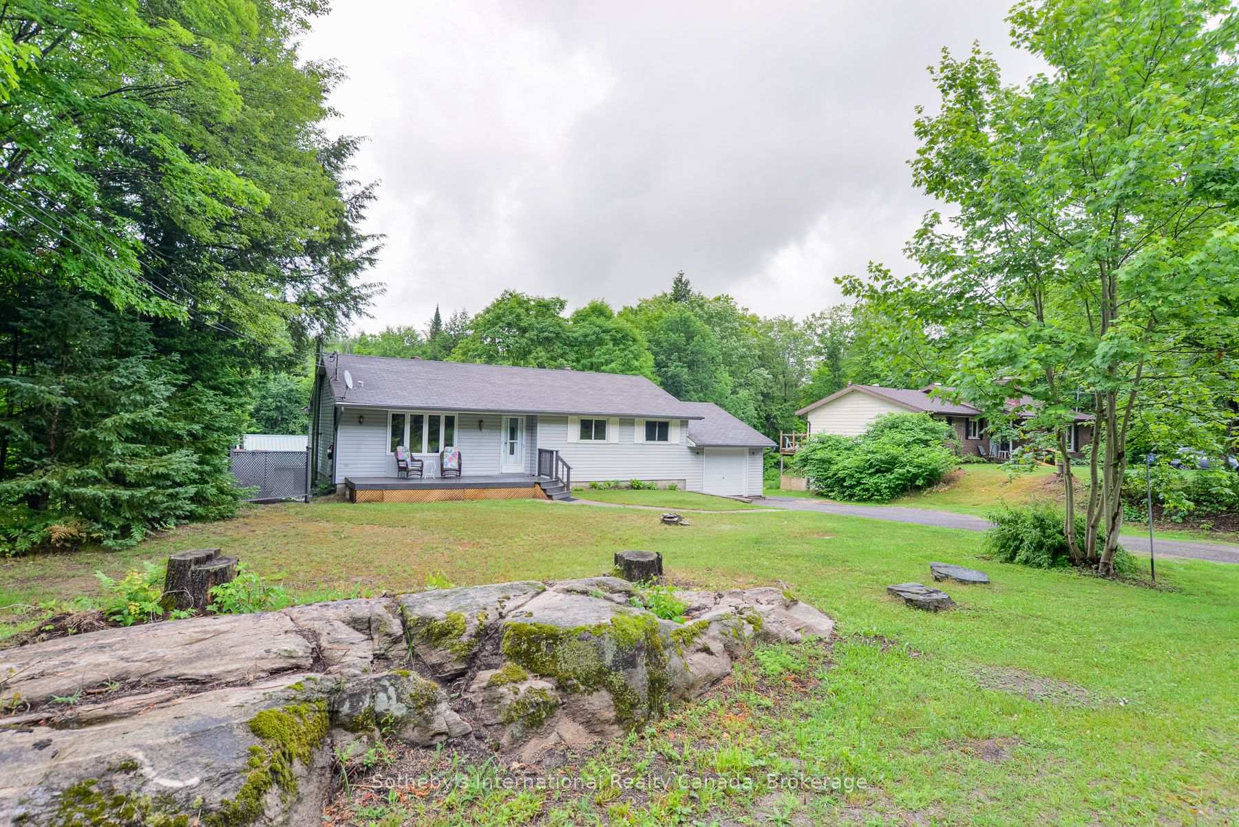 Front of 1048 Old Falkenburg Road