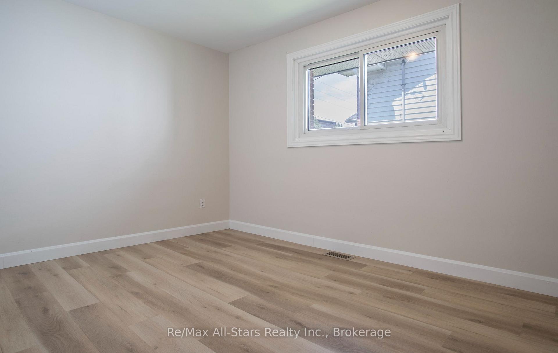 Photo 12 of 133 Rosa Street, Scugog, Port Perry — HOMEH