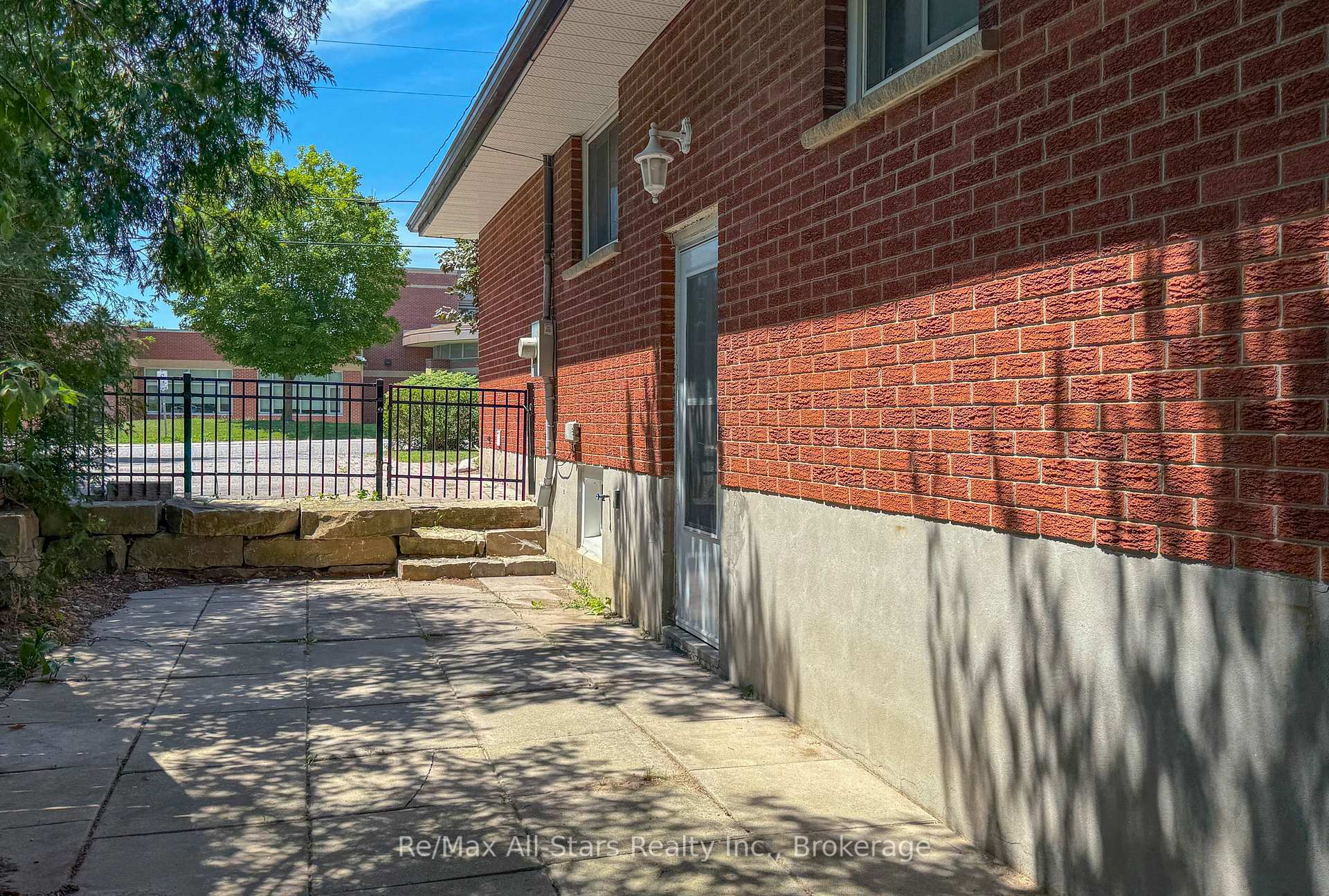Photo 34 of 133 Rosa Street, Scugog, Port Perry — HOMEH