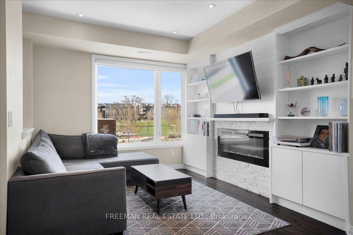 Photo 2 of 17 Locust Lodge Gardens, North York, Downsview-Roding-CFB — HOMEH