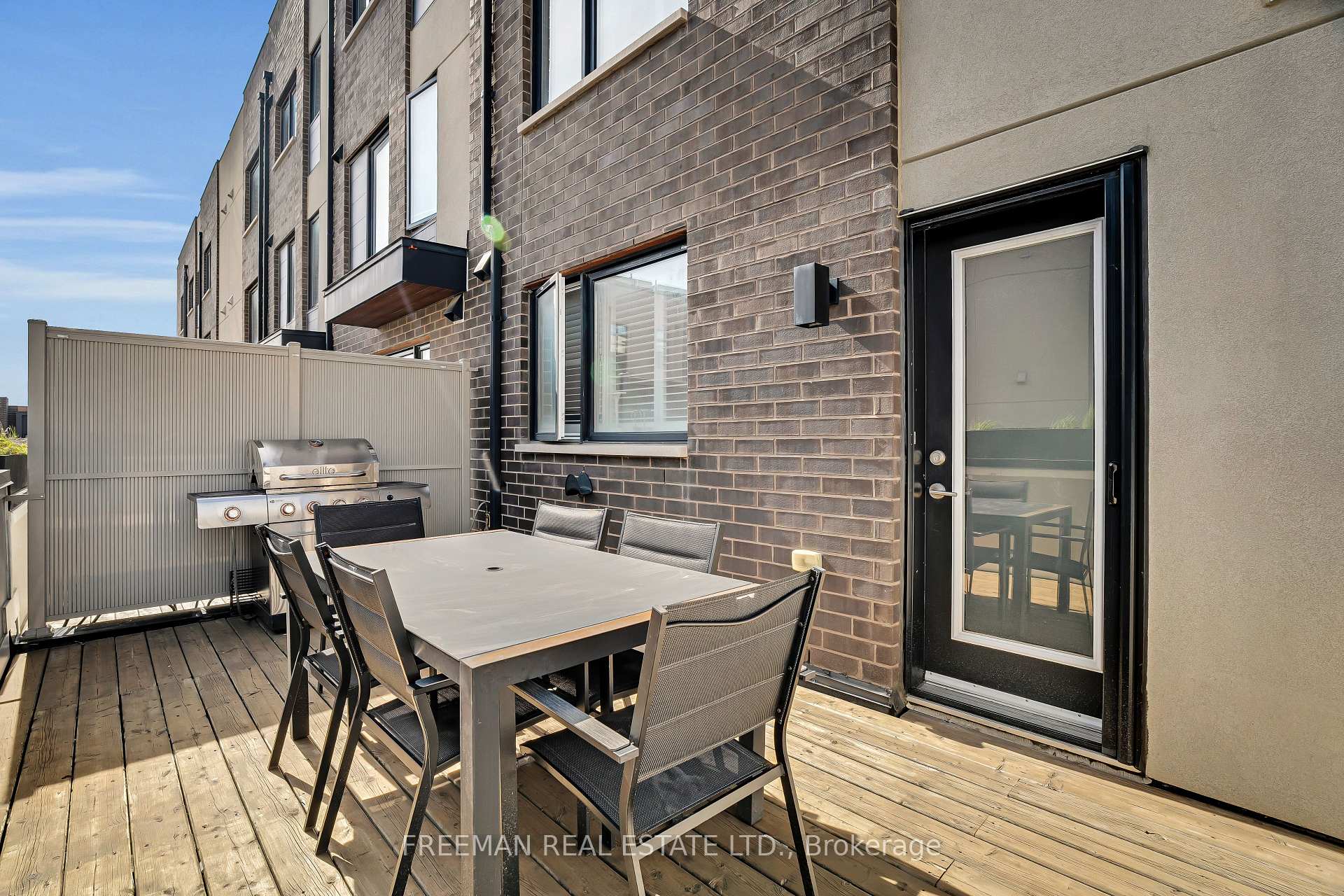 Photo 6 of 17 Locust Lodge Gardens, North York, Downsview-Roding-CFB — HOMEH