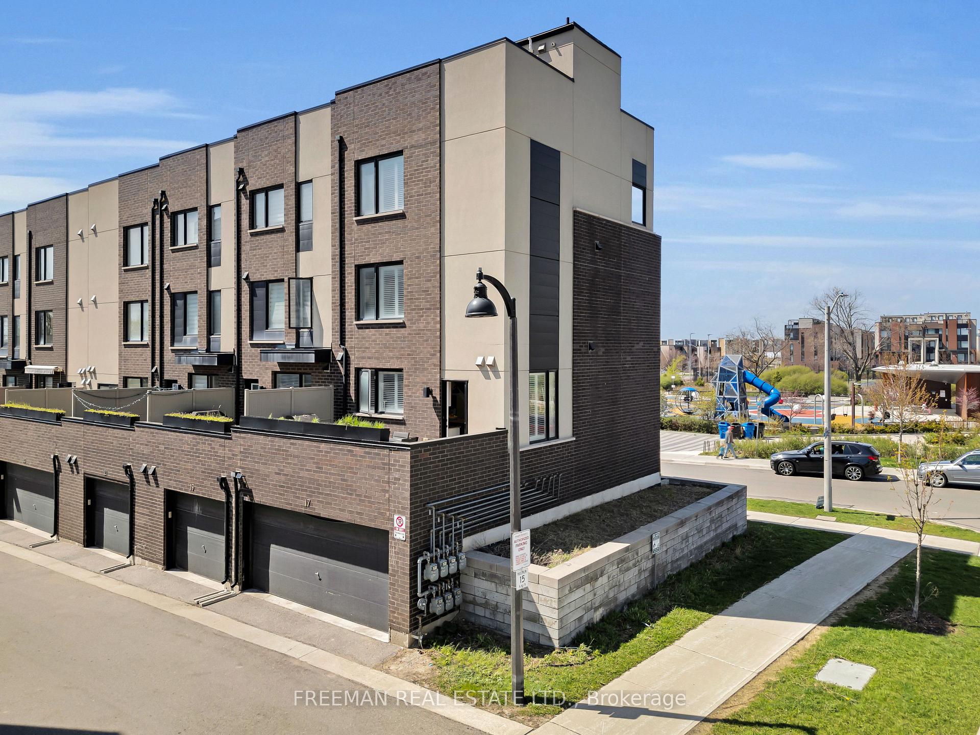 Photo 23 of 17 Locust Lodge Gardens, North York, Downsview-Roding-CFB — HOMEH