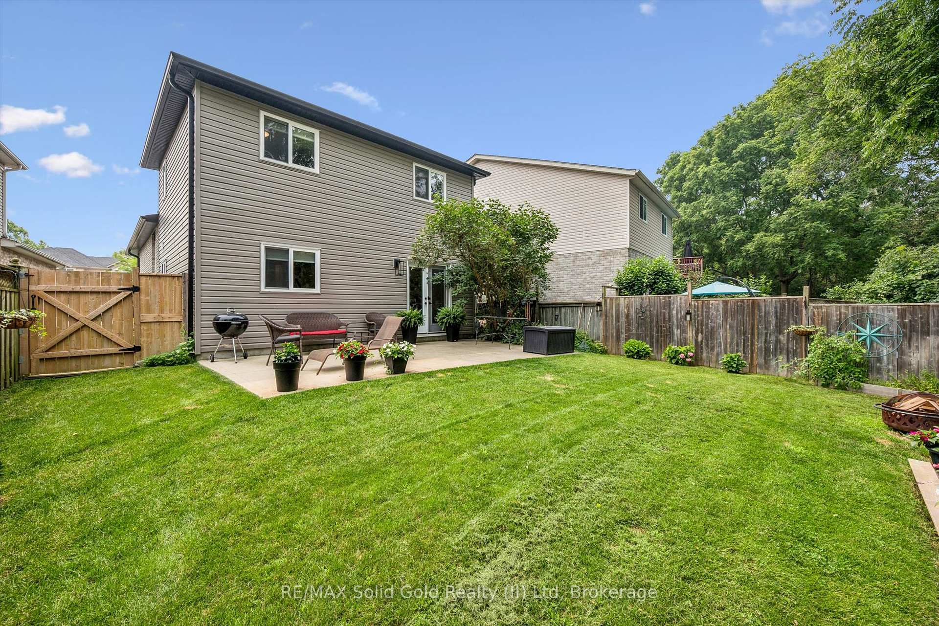 Photo 42 of 142 Marl Meadow Drive, Kitchener, Brigadoon — HOMEH