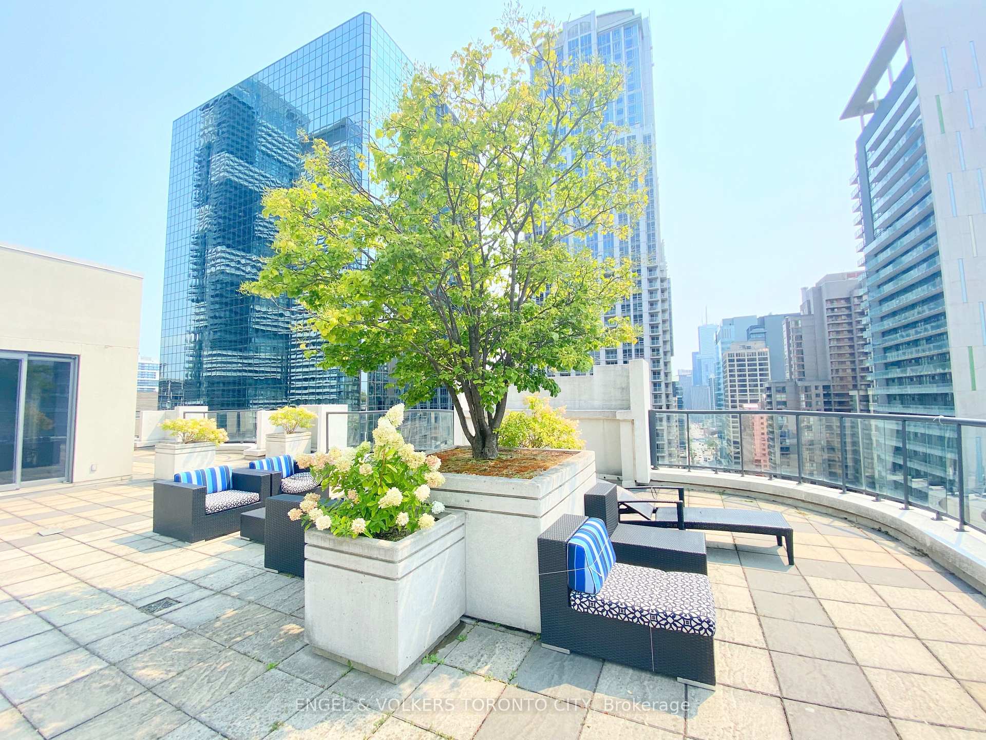 Photo 23 of Unit 2002, 801 Bay Street, Toronto, Bay Street Corridor — HOMEH