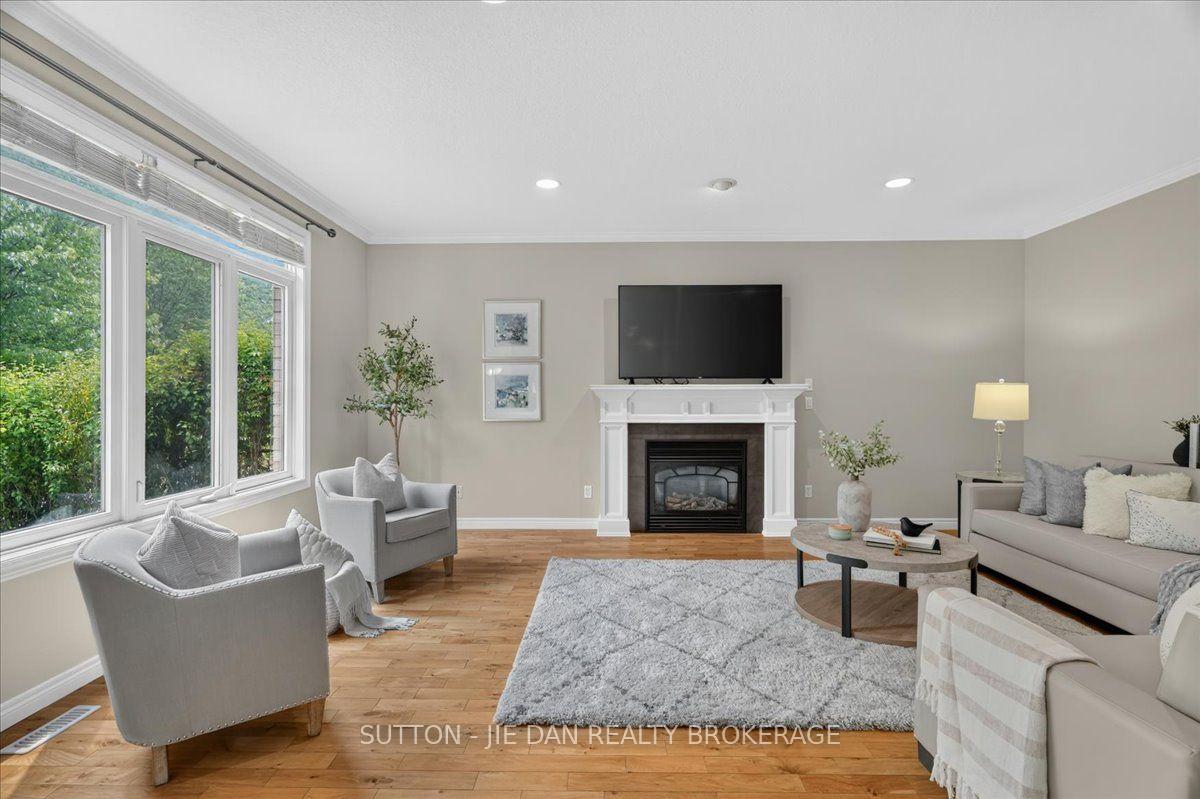 Photo 12 of 20 Earlscourt Terrace, Middlesex Centre, Kilworth — HOMEH