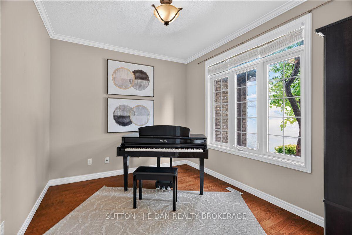 Photo 14 of 20 Earlscourt Terrace, Middlesex Centre, Kilworth — HOMEH