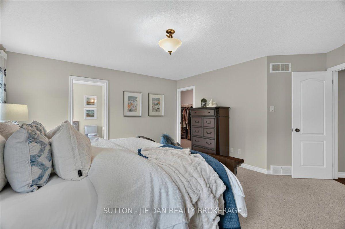 Photo 19 of 20 Earlscourt Terrace, Middlesex Centre, Kilworth — HOMEH