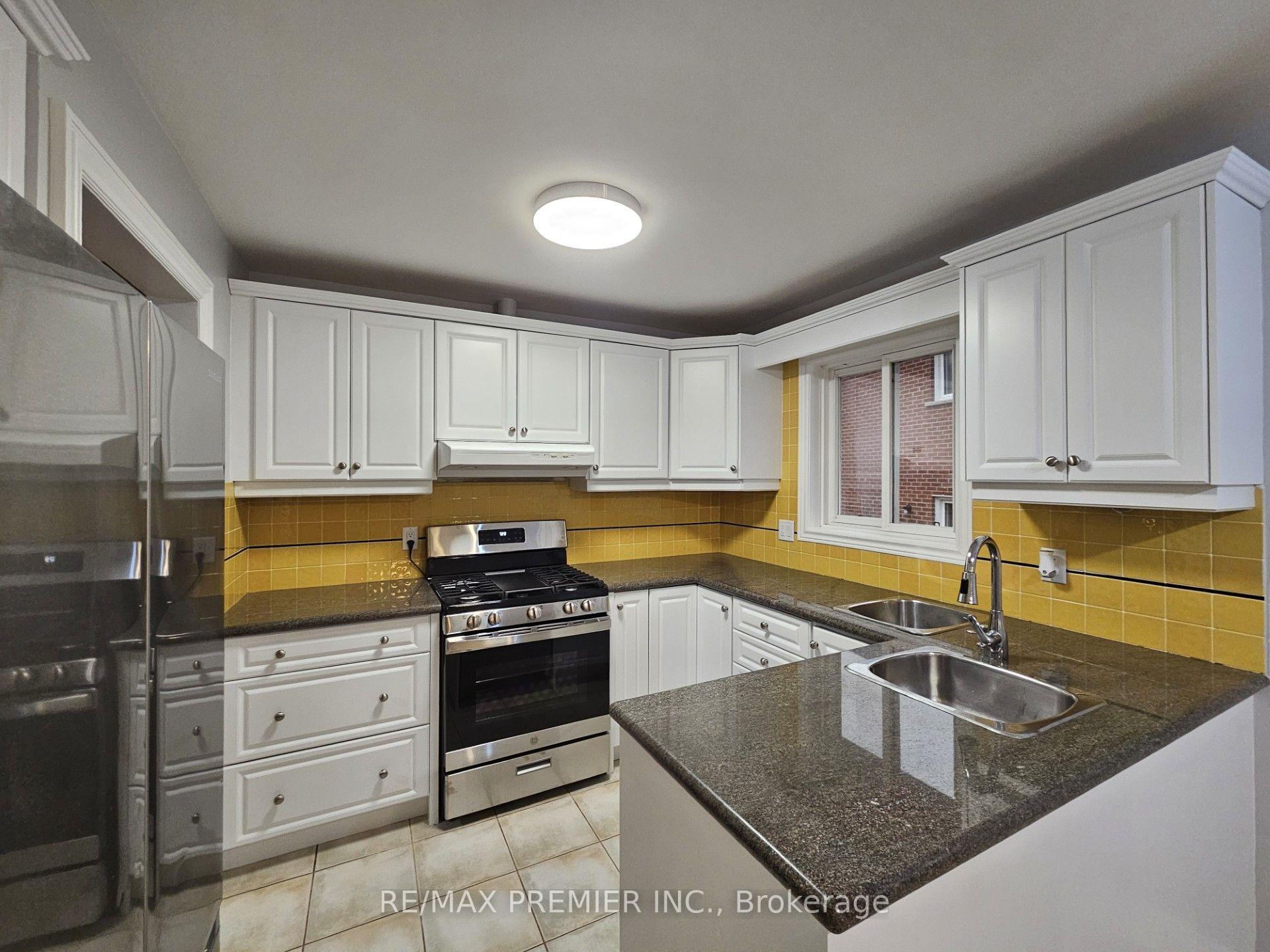 Photo 3 of Unit Main Floor, 99 Albany Drive, Vaughan, West Woodbridge — HOMEH