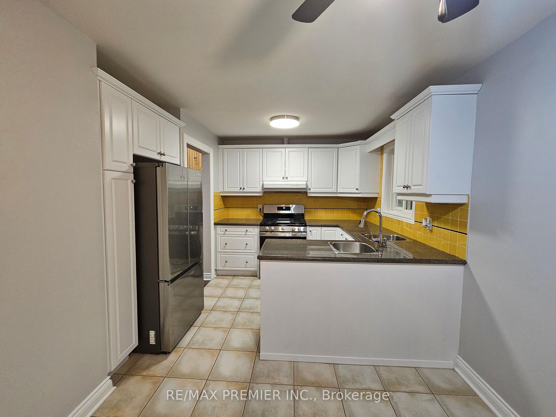 Photo 5 of Unit Main Floor, 99 Albany Drive, Vaughan, West Woodbridge — HOMEH