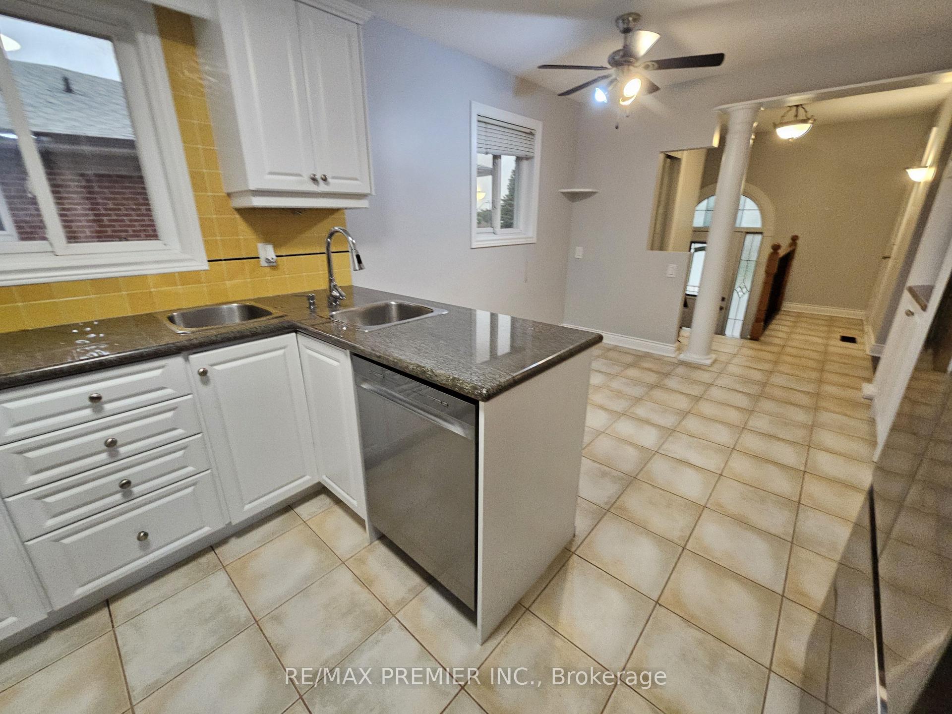 Photo 6 of Unit Main Floor, 99 Albany Drive, Vaughan, West Woodbridge — HOMEH