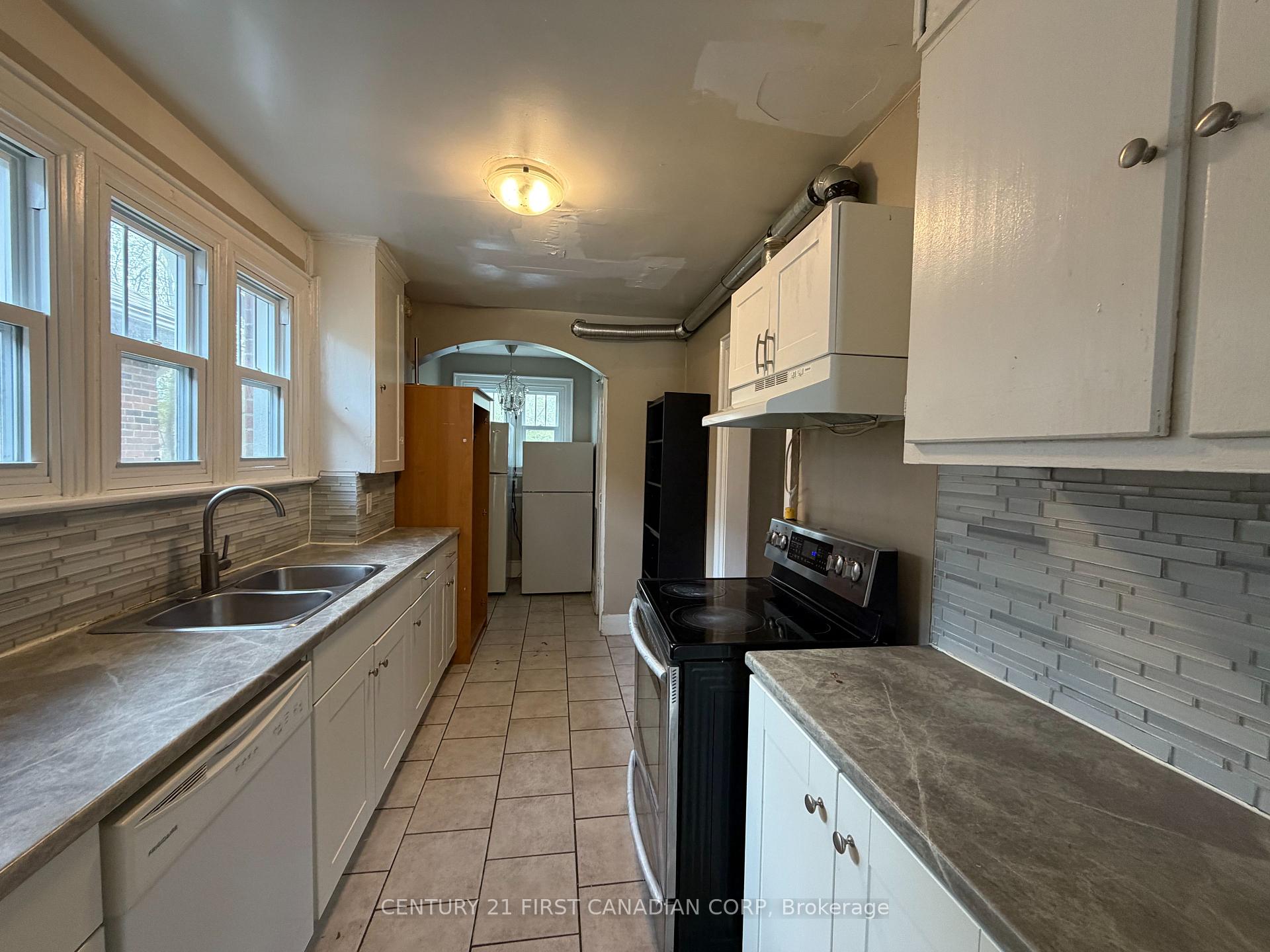 Photo 8 of 200 Huron Street, London, East B — HOMEH