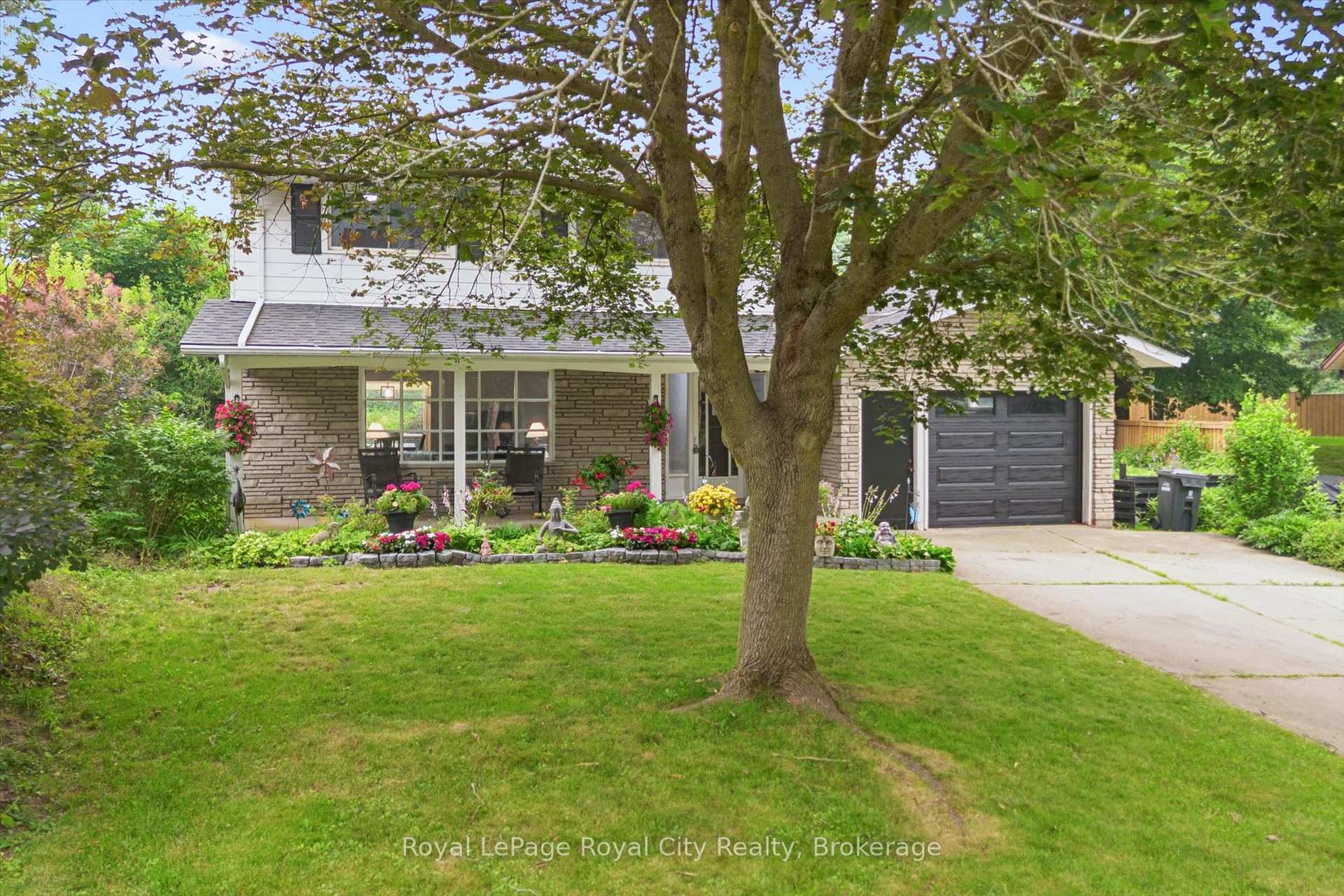 Photo 3 of 30 Westminster Avenue, Guelph, St. George's — HOMEH