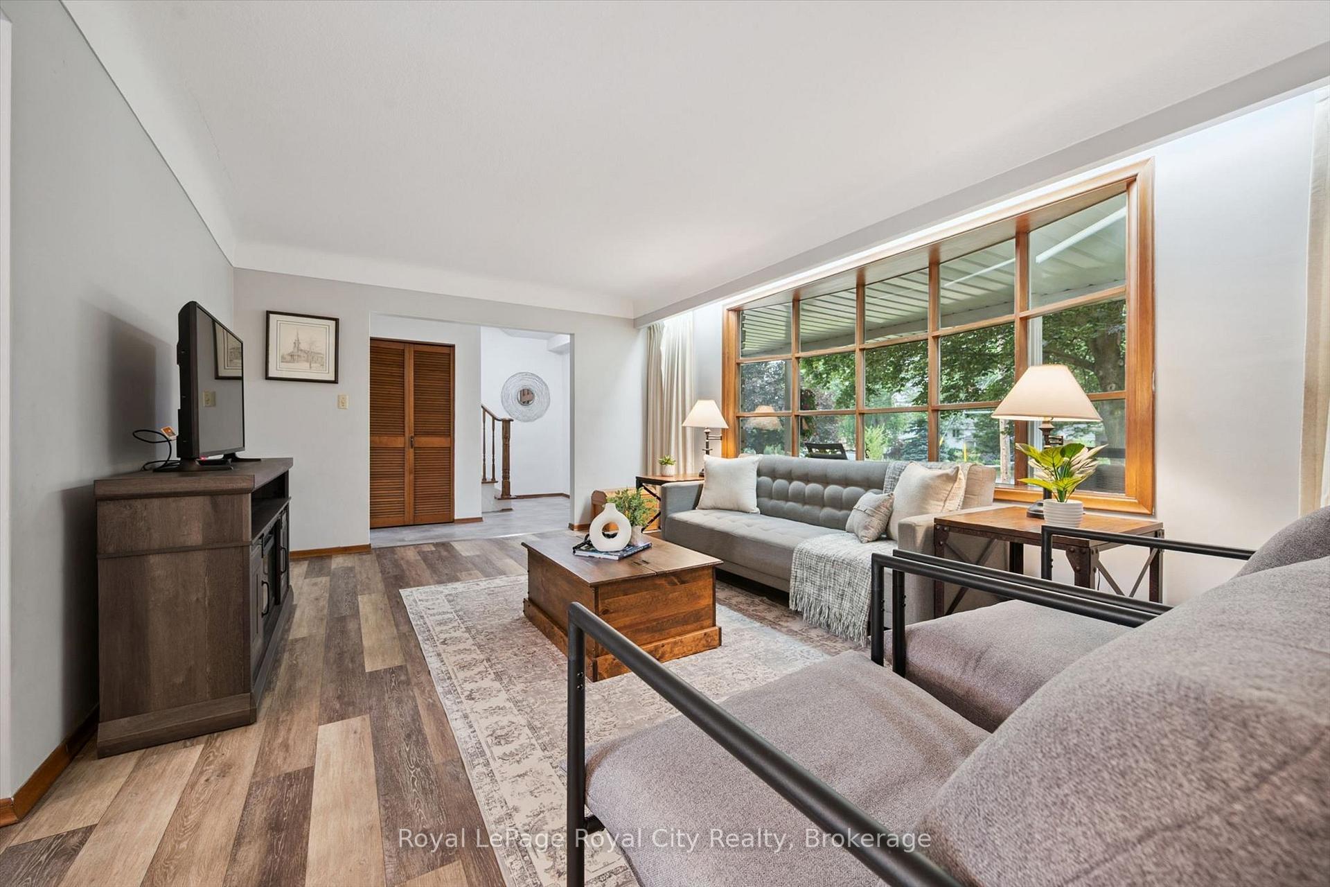 Photo 9 of 30 Westminster Avenue, Guelph, St. George's — HOMEH