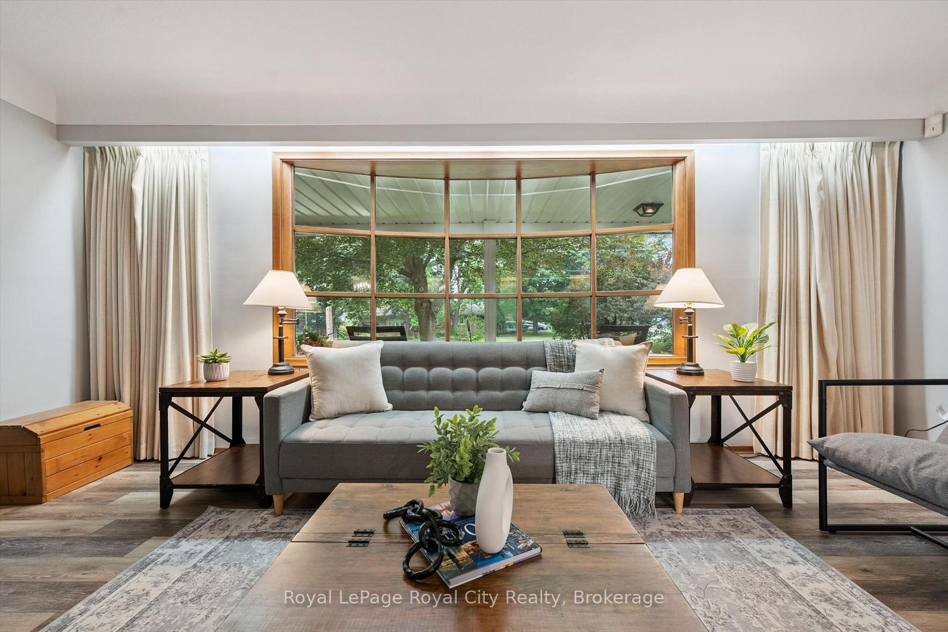 Photo 10 of 30 Westminster Avenue, Guelph, St. George's — HOMEH