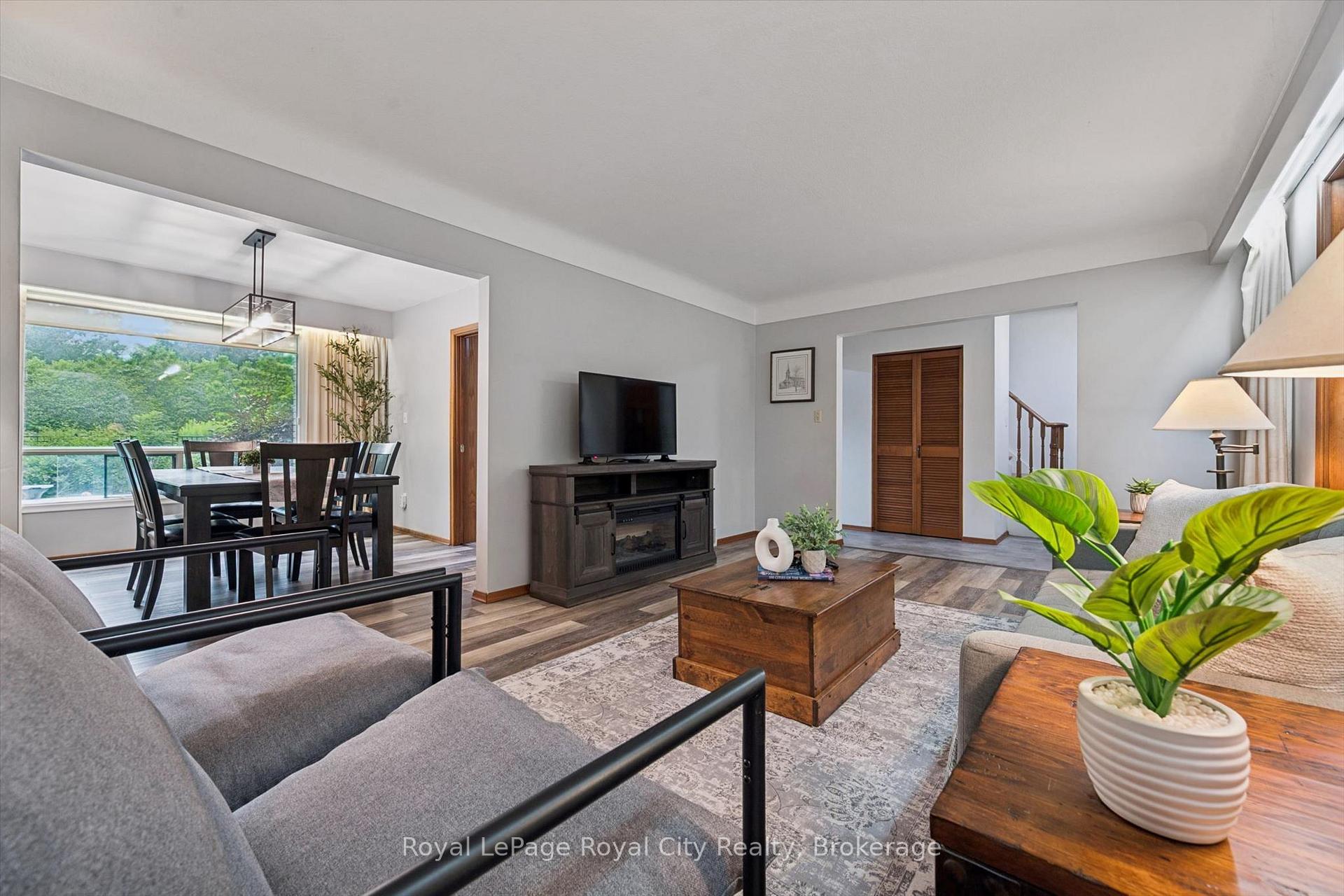 Photo 11 of 30 Westminster Avenue, Guelph, St. George's — HOMEH