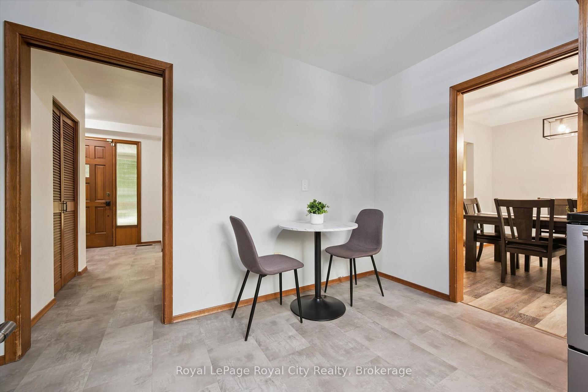 Photo 18 of 30 Westminster Avenue, Guelph, St. George's — HOMEH