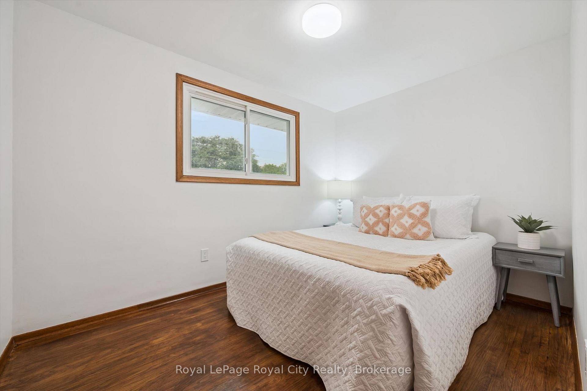 Photo 26 of 30 Westminster Avenue, Guelph, St. George's — HOMEH