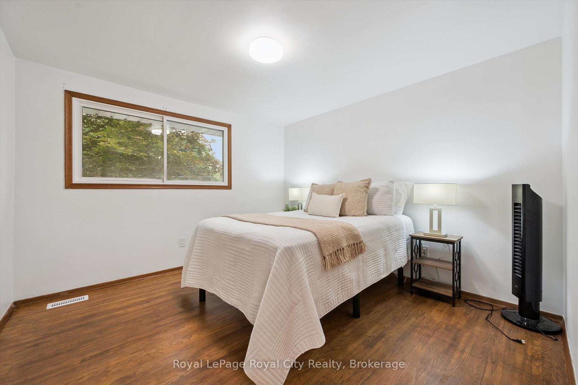 Photo 28 of 30 Westminster Avenue, Guelph, St. George's — HOMEH