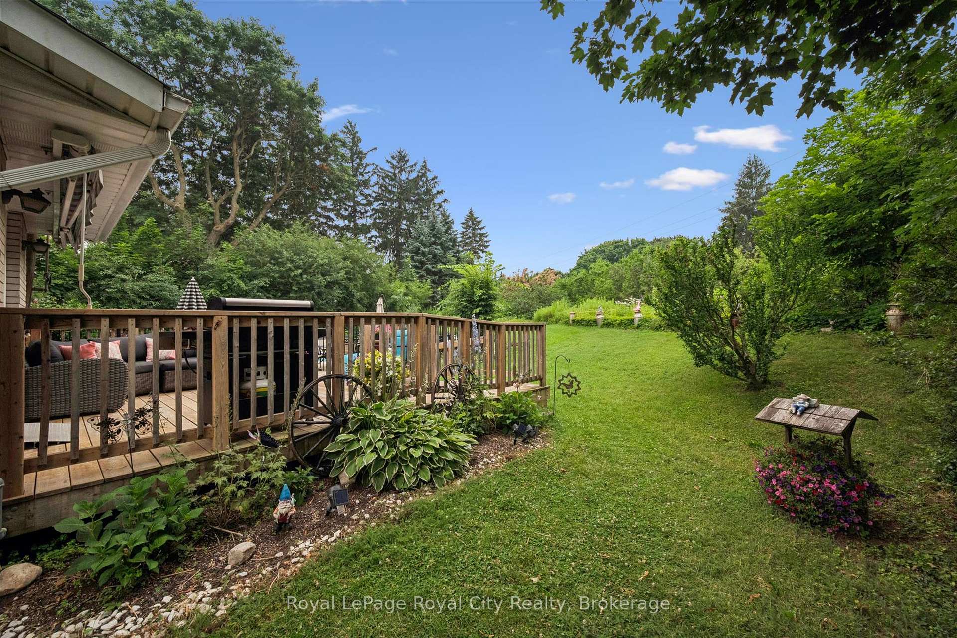 Photo 33 of 30 Westminster Avenue, Guelph, St. George's — HOMEH