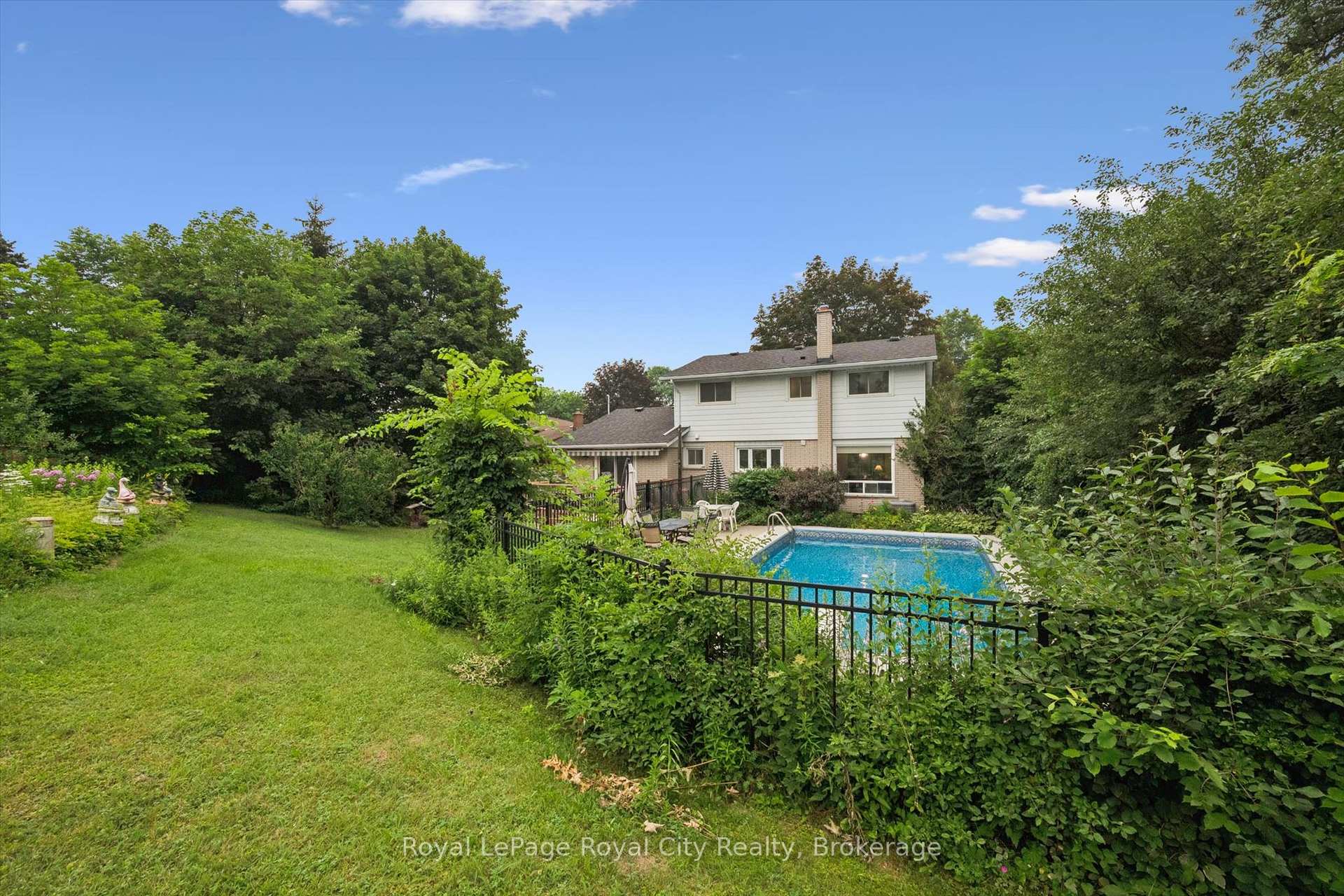 Photo 36 of 30 Westminster Avenue, Guelph, St. George's — HOMEH