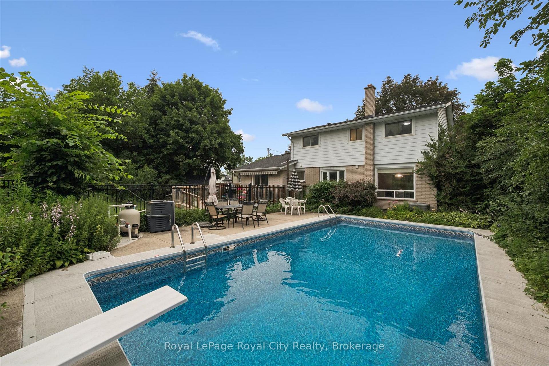 Photo 41 of 30 Westminster Avenue, Guelph, St. George's — HOMEH
