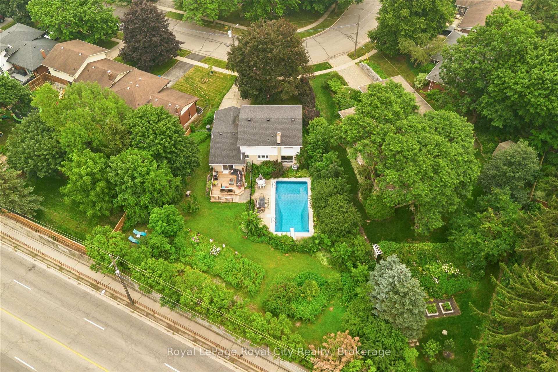 Photo 45 of 30 Westminster Avenue, Guelph, St. George's — HOMEH