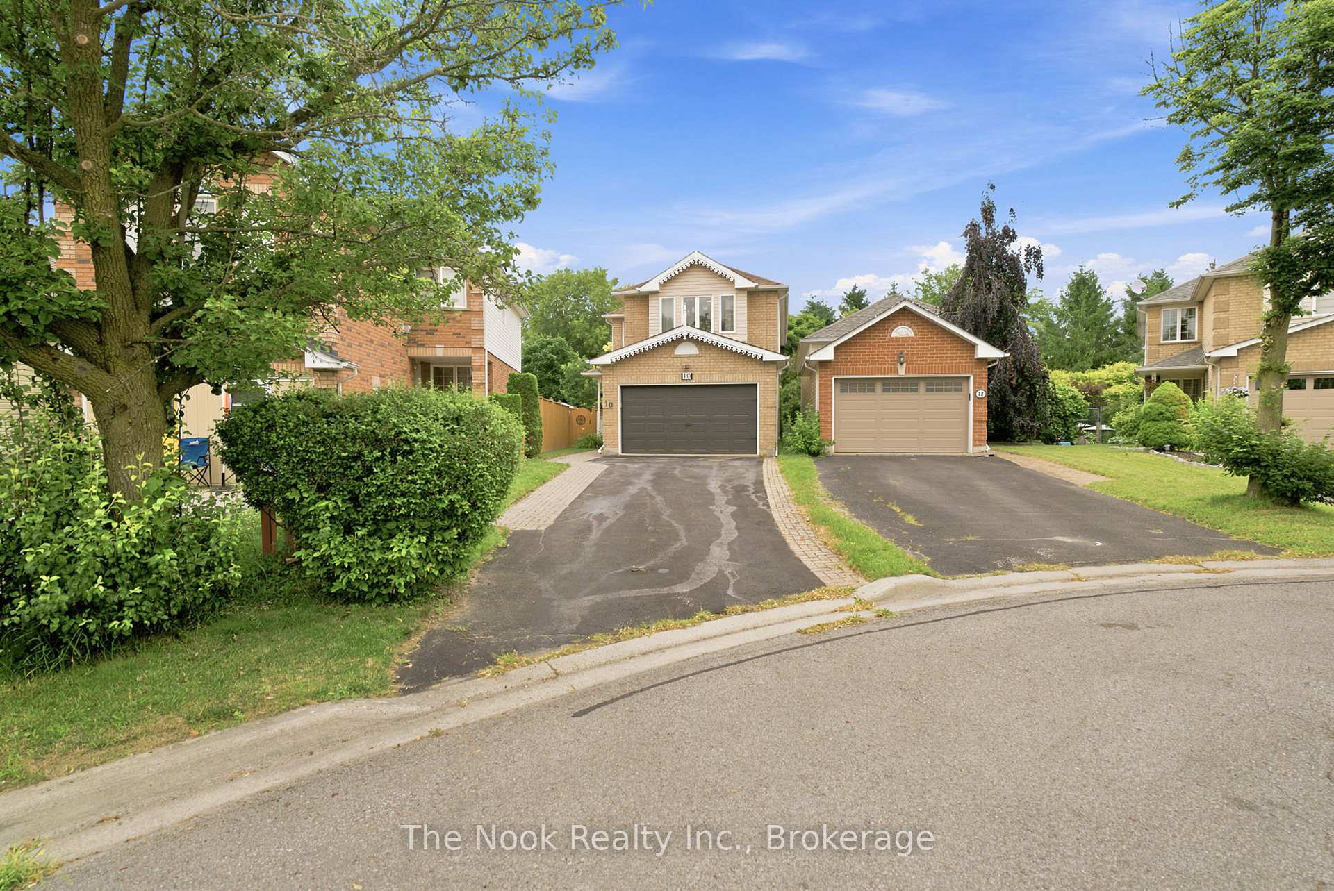 Photo 3 of 10 Orr Court, Clarington, Bowmanville — HOMEH
