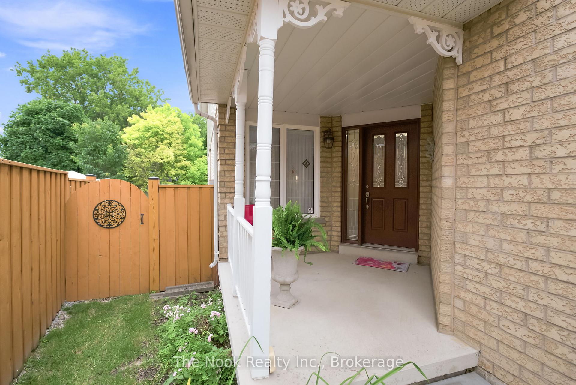 Photo 6 of 10 Orr Court, Clarington, Bowmanville — HOMEH