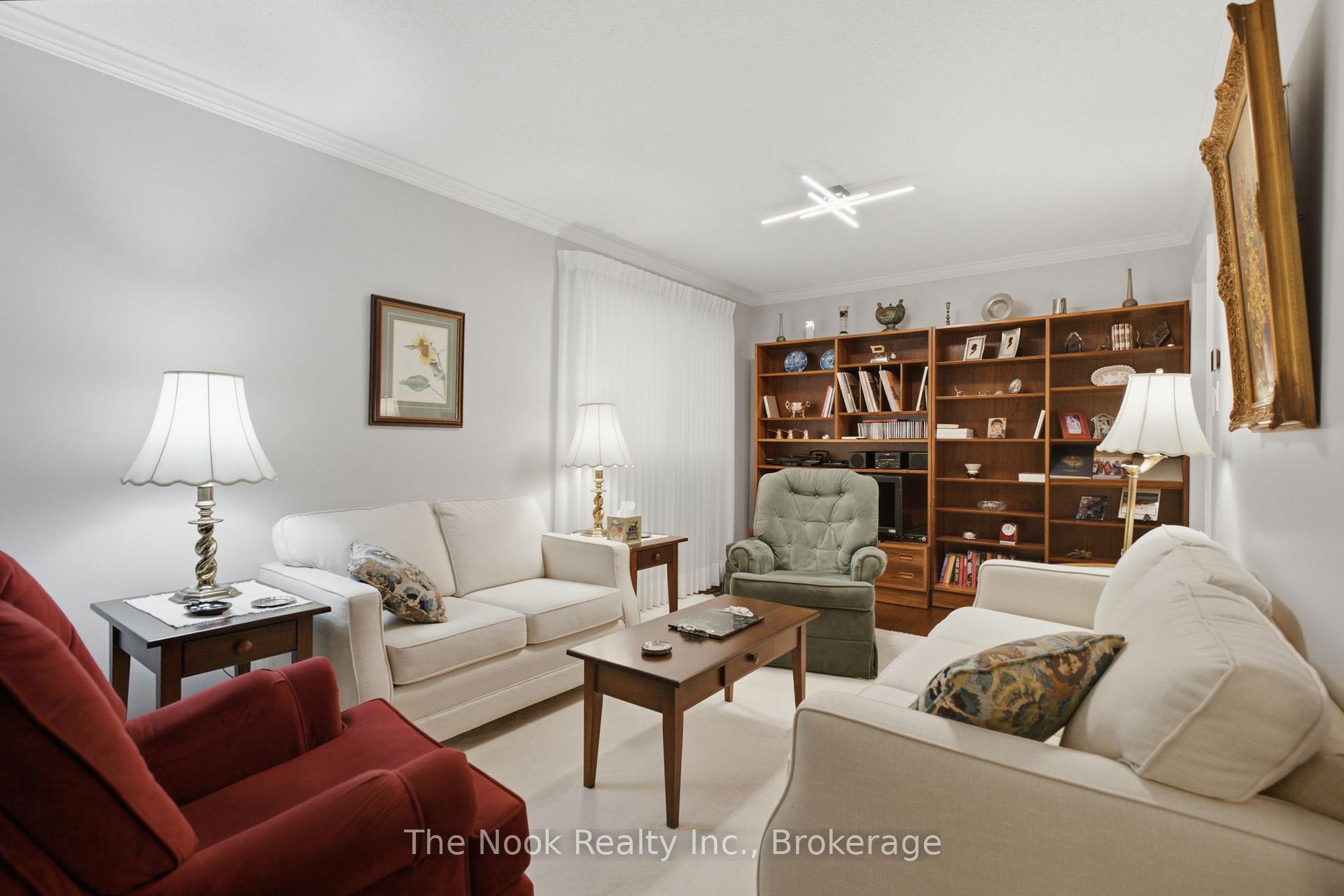 Photo 12 of 10 Orr Court, Clarington, Bowmanville — HOMEH