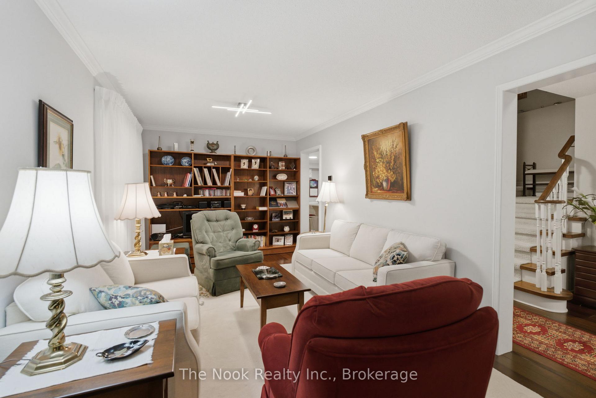 Photo 13 of 10 Orr Court, Clarington, Bowmanville — HOMEH